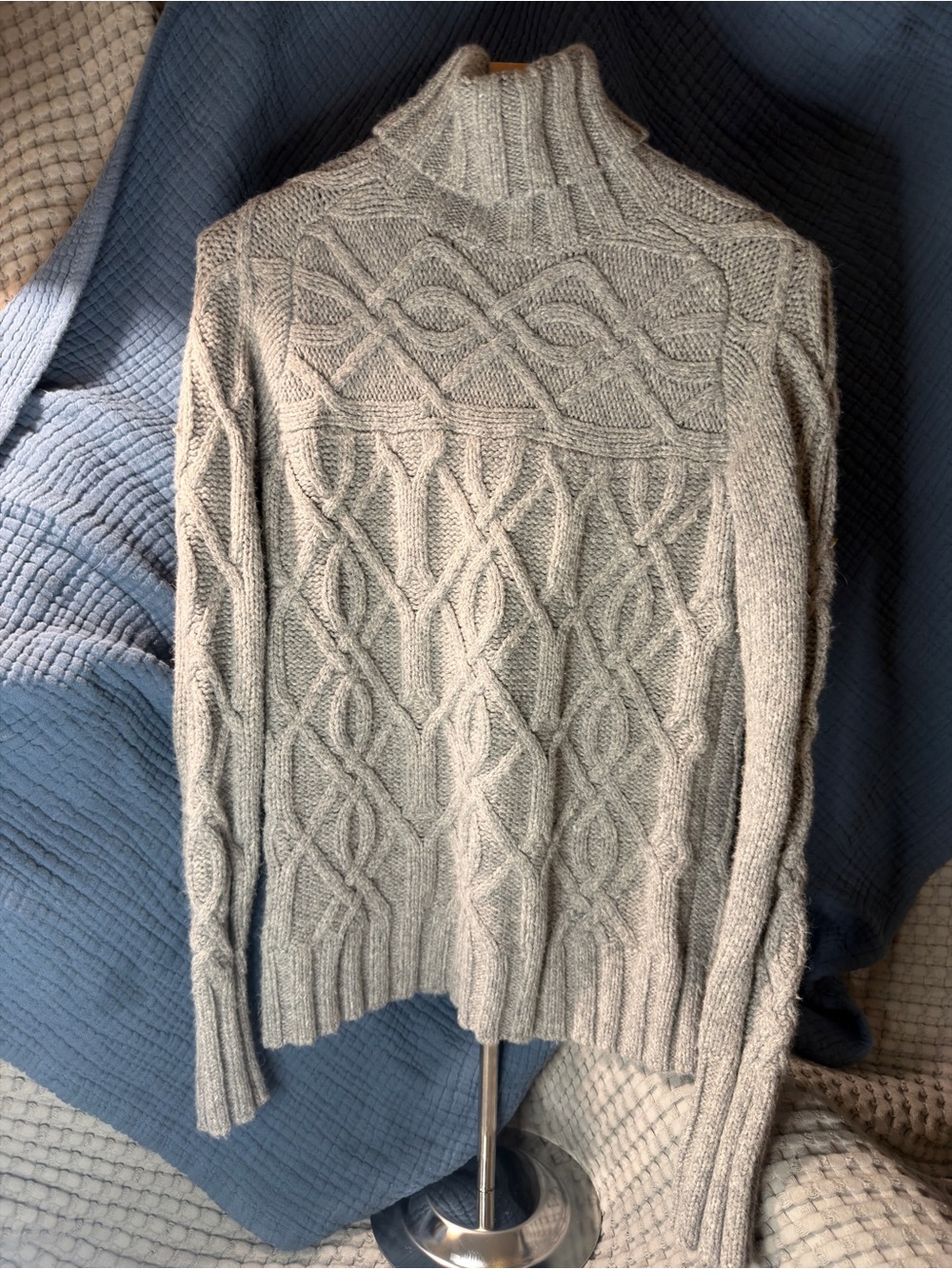 Ann Taylor Gray Cable Knit Sweater